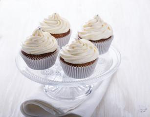 Cupcakes with creamcheese frosting