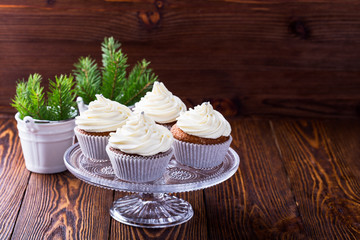 Christmas cupcakes with creamcheese frosting