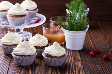 Christmas cupcakes with creamcheese frosting