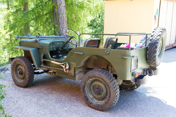 Fototapeta premium Green jeep