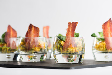 Speckship mit Reissalat als Vorspeise