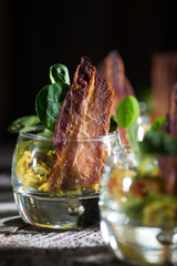 Speckship mit Reissalat als Vorspeise