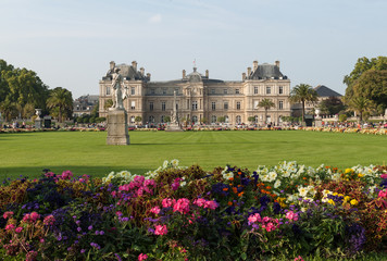 Fototapeta na wymiar the Luxembourg Garden in Paris. Luxembourg Palace is the official residence of the French Senate.