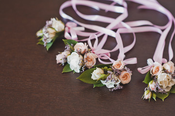 Boutonniere on his hands 3825.