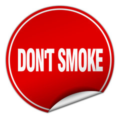 don't smoke round red sticker isolated on white