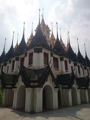 Wat Ratchanatda (metallic castle)