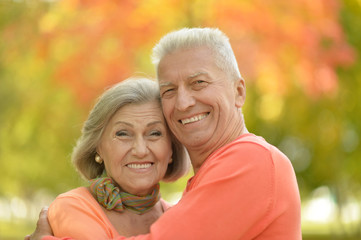 Fototapeta premium Senior couple in autumn park