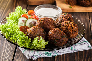 Chickpea falafel balls with vegetables