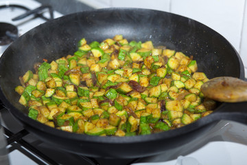 Zucchine saltate in padella