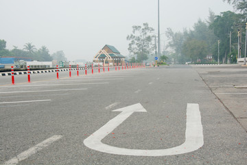 Turn arrow Road sign