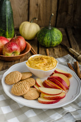 Pumpkin dip with cinnamon