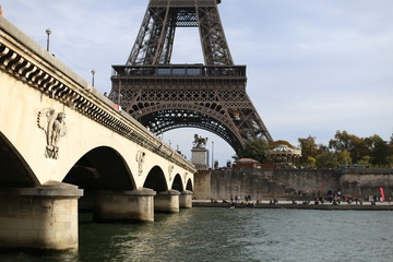 Vue de la Seine et du Pont de l'Alma