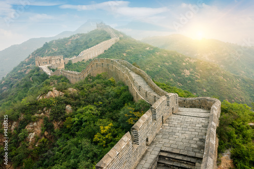 Emerging Onto the Great Wall of China загрузить
