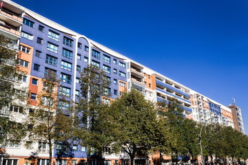 Sanierter Plattenbau