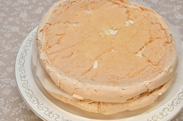Merinque layers for beze cake