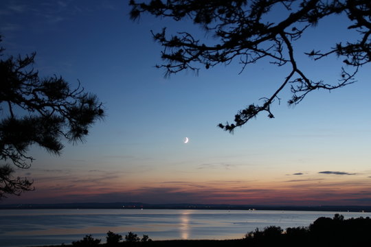 Aschgrauer Mond &uuml;ber Plattensee