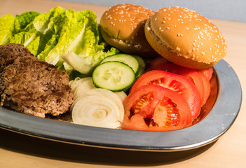 Hamburger Zutaten Teller