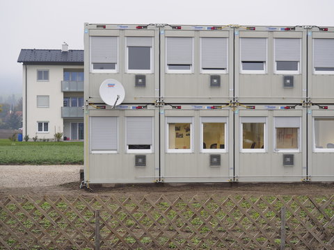 Wohncontainer - Unterk&uuml;nfte f&uuml;r Fl&uuml;chtlinge in Not	