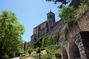 Fototapeta na wymiar Basilika Virgen de la Pena in Graus Aragonien