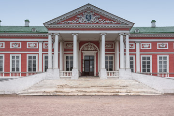 Fototapeta premium Main entrance to the palace