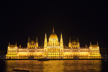 Fototapeta na wymiar Parliament, Budapest.