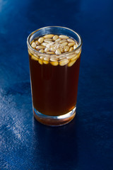 чай с мятой и кедровыми орехами