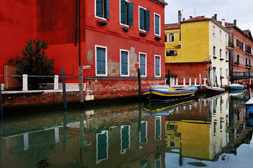 Fototapeta na wymiar Venice canal and colorful houses, Italy