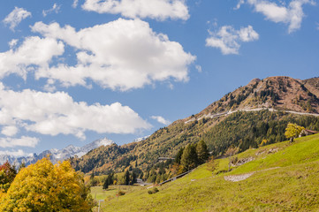 Airolo, Stadt, Passstrasse, Gotthardpass, Gotthard, Sankt Gotthard, Schweizer Alpen, Alpen, Herbst, Tessin, Schweiz