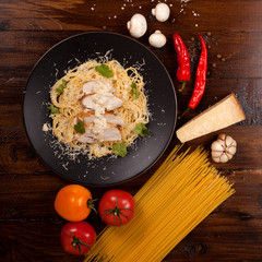 Spaghetti with white sauce