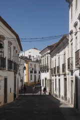 Fototapeta na wymiar Paseo por las calles de la antigua ciudad portuguesa de évora