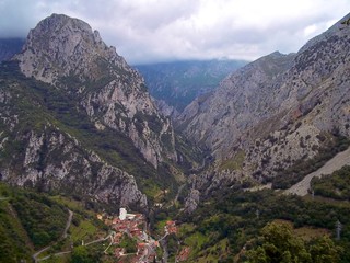 Obraz premium Paisaje montañoso