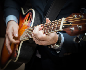 Fototapeta premium man playing guitar