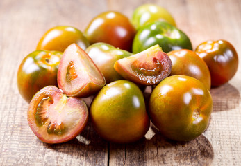 brown tomatoes