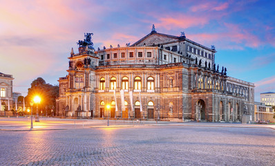 Fototapeta na wymiar Dresden - Semperoper