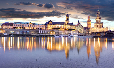 Fototapeta premium Dresden, Germany old town skyline on the Elbe River.