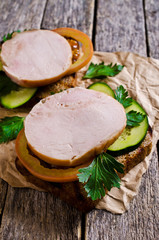 Sandwich with ham and vegetables