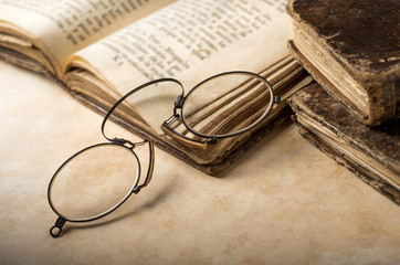 old reader spectacles