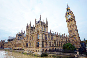 Fototapeta na wymiar Big Ben und Palace of Westminster in London