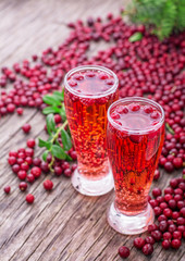 cranberry cocktail with ice