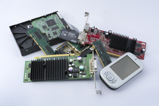 New waste of the third millennium also include electrical and electronic equipment by extremely polluting and difficult to recycle
