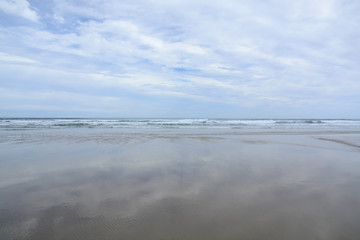 Orilla del mar en la playa