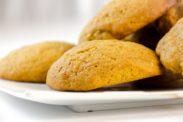 close up molasse cookies 