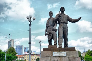 Fototapeta premium Vilnius city centre green bridge sculptures on July 09, 2015