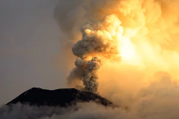 Fotobehang Tungurahua Volcano Eruption © Ammit