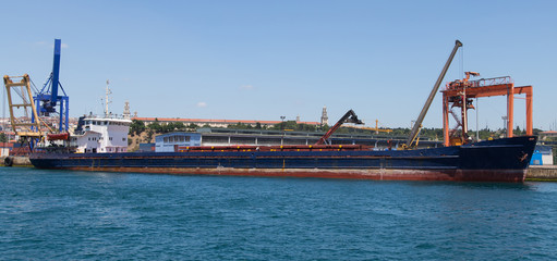 Fototapeta premium Cargo Ship