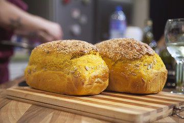 Bread with turmeric and sesame seeds.