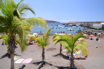 Przepiękna plaża w Playa de San Juan na Teneryfie - obrazy, fototapety, plakaty