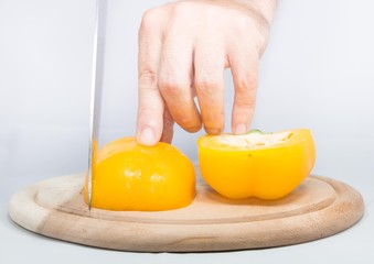 cutting sweet pepper 