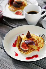 pancakes with figs