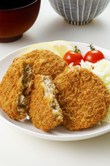 メンチカツ　Minced meat cutlets